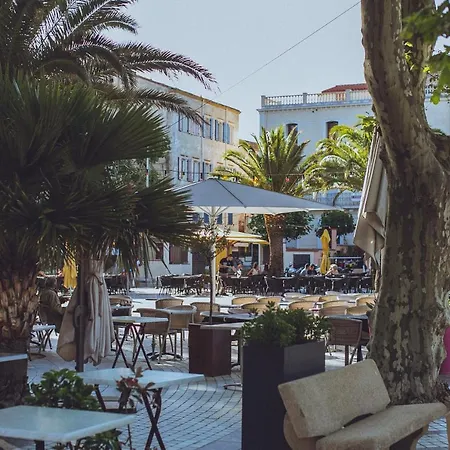 Regina's - View * 바뉼쉬르메르